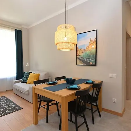 Big Apart Old Town-100 M Town Hall- 3 Rooms-8 People Apartman